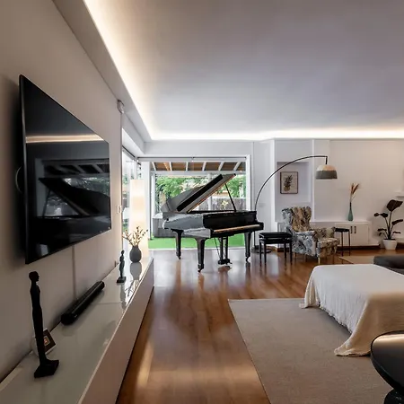 Luxury With Pool, Jacuzzi, Gym, And Gardens