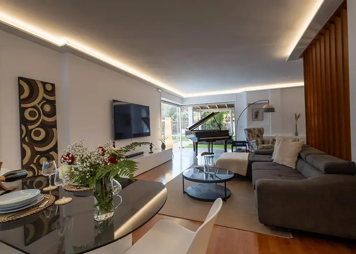 Luxury With Pool, Jacuzzi, Cardio Area And Gardens Chalet *