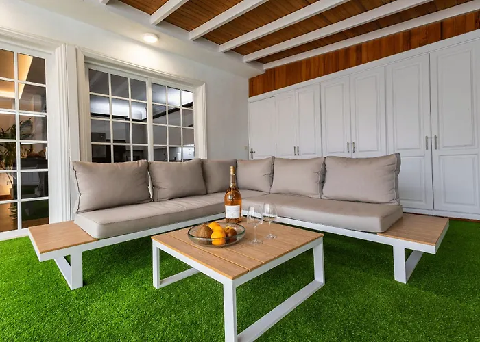 Luxury With Pool, Jacuzzi, Cardio Area And Gardens Puerto de la Cruz (Tenerife)